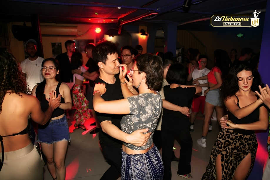 latin-dance-night-la-habanera-hanoi.jpg Couples dancing salsa at La Habanera Hanoi Cuban bar